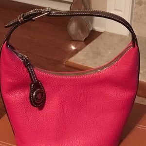 Dooney &Bourke fushia bag